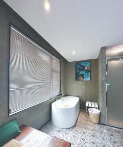 Bagno di Suzhou Unique Space Design Art Hotel