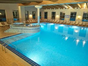 Olive Family Suites - Hotel & Resort Adria Ankaran内部或周边的泳池