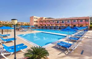 Bazén v ubytování Jasmine Suites "By Checkin" nebo v jeho okolí