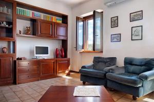 Μια τηλεόραση ή/και κέντρο ψυχαγωγίας στο Home Pier