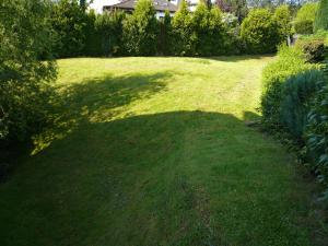 Ein Garten an der Unterkunft Exklusive Ferienwohnungen und Business Apartments Marburg