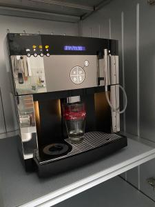 Kaffee-/Teezubehör in der Unterkunft Exklusive Ferienwohnungen und Business Apartments Marburg