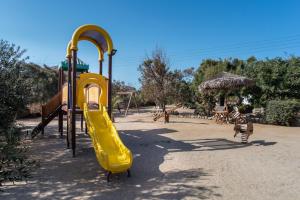 Herní místnost nebo prostor pro děti v ubytování Sunrock Suites - Villa Gerani