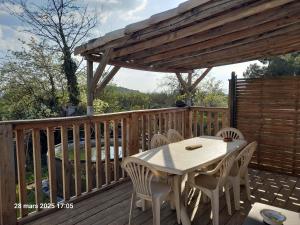 Μπαλκόνι ή βεράντα στο Roquevaquiere - Ancienne Grange rénovée - Logement autonome