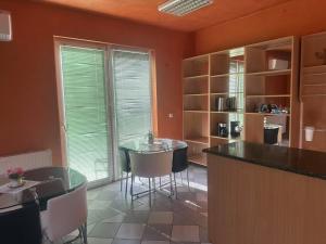 Kuchyň nebo kuchyňský kout v ubytování 苹果酒店 + 37 fotografií