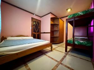 Fotografie z fotogalerie ubytování VisiTours Nook Moalboal Guest House v destinaci Moalboal + 13 fotografií