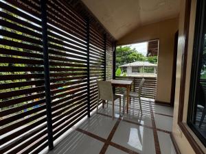 Ban công/sân hiên tại VisiTours Nook Moalboal Guest House
