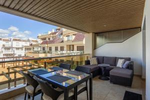 Μπαλκόνι ή βεράντα στο Beach side apartment La Duquesa