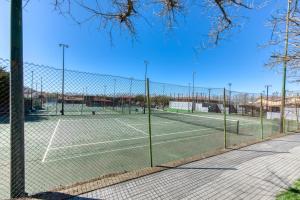 Tenis alebo squash v ubytovaní Casa Praga alebo jeho okolí