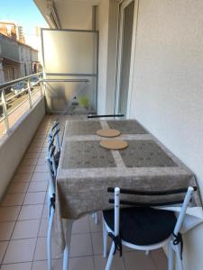 Fotografia z galérie ubytovania Parking privé gratuit, balcon, 2 chambres v destinácii Clermont-Ferrand