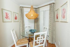 Fotografie z fotogalerie ubytování Port O Call F203 by Wild Dunes Ocean View Condo v destinaci Isle of Palms
