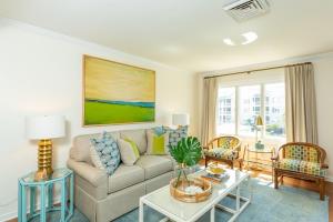 Posezení v ubytování Port O Call F203 by Wild Dunes Ocean View Condo + 10 fotografií