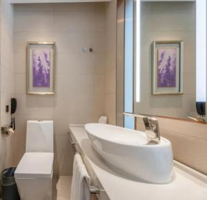 Bagno di Lavande Hotel Shenzhen International Convention and Exhibition Center Fuhai West Subway Station