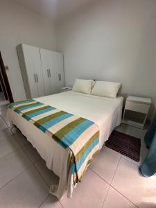 Postel nebo postele na pokoji v ubytování Departamento Amoblado en Barrio Los Laureles