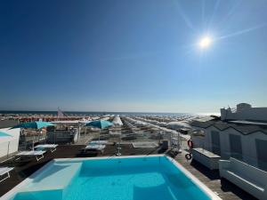 Bazén v ubytování Hotel Bianca Orchidea nebo v jeho okolí