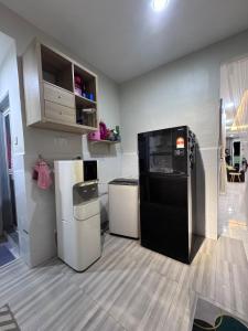 Кухня или мини-кухня в H&A Homestay Bandar Tasek Mutiara
