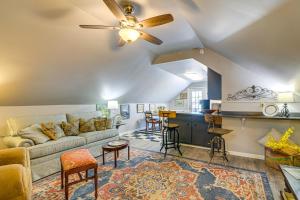 Χώρος καθιστικού στο Peaceful Countryside Escape in Covington!