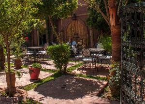 En hage utenfor Hôtel Chellal ďOuzoud
