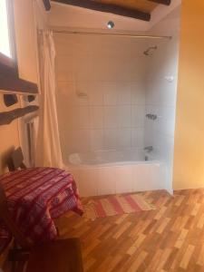 Baðherbergi á Kiswar Lodg