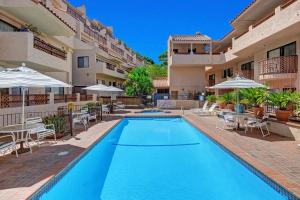 Swimmingpoolen hos eller tæt på Bahia Vista A10