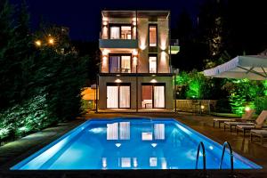 Bazén v ubytování Ionian Villas Sivota nebo v jeho okolí