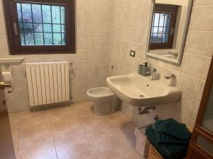 Koupelna v ubytování Villa Vinea Prisca B&B + 37 fotografií