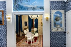 Φωτογραφία από το άλμπουμ του The Mansion of Countess Rizzardi on Garda Lake στη Λατζίζε +45 φωτογραφίες