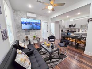 Kuchyň nebo kuchyňský kout v ubytování Cozy apartment near a New York