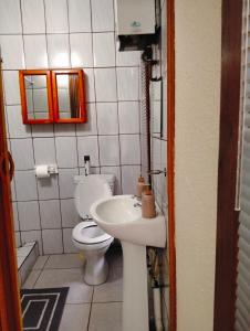 Et badeværelse på Aneiwa airport lodge