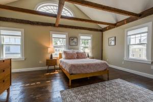 Galeriebild der Unterkunft 1 Minute to downtown Mystic in Mystic