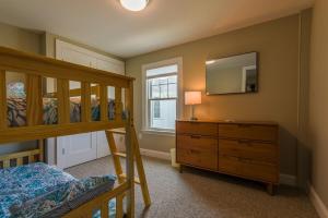 Galeriebild der Unterkunft 1 Minute to downtown Mystic in Mystic