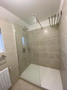 Kúpeľňa v ubytovaní GÎTE L'ISABEY ETRETAT + 3 fotografie