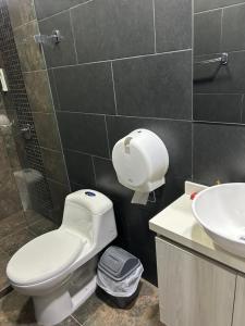 Koupelna v ubytování Hotel 79 Poblado