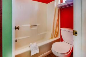 Koupelna v ubytování Hotel Europa Ridgecrest