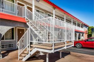Balkón nebo terasa v ubytování Hotel Europa Ridgecrest