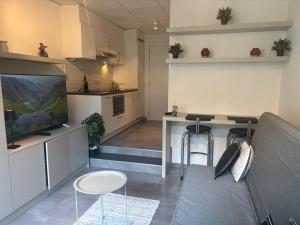 Kuchyň nebo kuchyňský kout v ubytování Charming Studio in Central Brussels - Walk Everywhere!