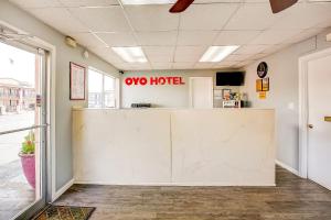 Certifikát, hodnocení, plakát nebo jiný dokument vystavený v ubytování OYO Hotel Texarkana North Heights AR Hwy I-30 + 28 fotografií