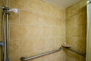 Ένα μπάνιο στο Cypress Inn & Suites Washington by OYO