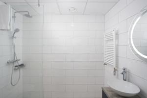 Un baño de Hotel Örk