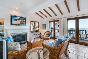 Μια τηλεόραση ή/και κέντρο ψυχαγωγίας στο H177 - Hamilton Cove Villa 1-77