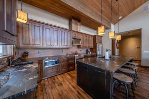Η κουζίνα ή μικρή κουζίνα στο Wilderness Club Lakefront Lodge