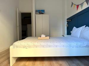 A bed or beds in a room at B&B Boutique Two Bedrooms Apartments