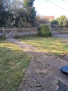 Zahrada ubytování 28 Clifford Road + 22 fotografií