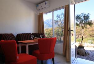 Una imagen general de la montaña o una montaña tomada desde el aparthotel