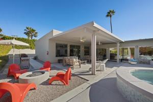 Πισίνα στο ή κοντά στο Bon Vivant Palms - 4BR in Movie Colony