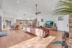 Μια τηλεόραση ή/και κέντρο ψυχαγωγίας στο Luxe Haven