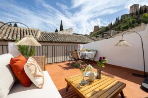 Balkón nebo terasa v ubytování San Pedro Alhambra Views 3BR