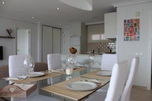 A kitchen or kitchenette at Apartamento Quesada