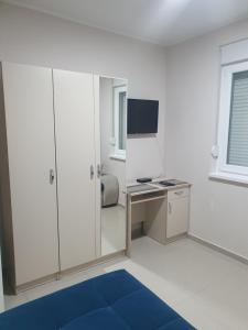 Μια τηλεόραση ή/και κέντρο ψυχαγωγίας στο Lux trosoban