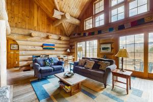Istumisnurk majutusasutuses Eaglet Log Home